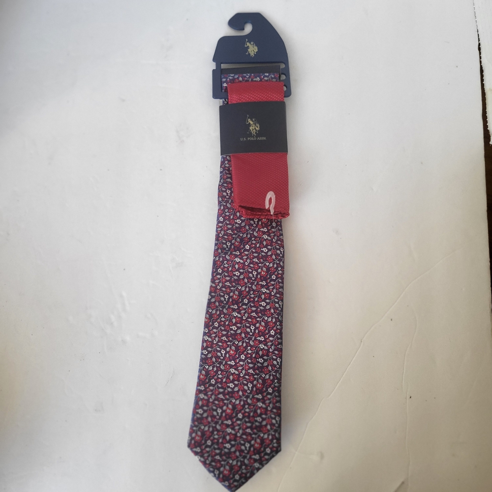 U.S. Polo Assn. Red and Black Floral Tie